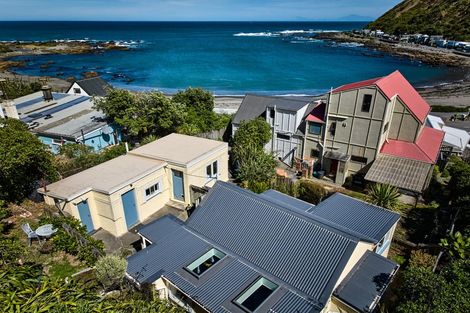 Photo of property in 4/48 Owhiro Bay Parade, Owhiro Bay, Wellington, 6023