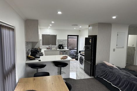 Photo of property in 5a Von Sturmer Street, Mangere East, Auckland, 2024