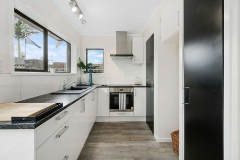 Photo of property in 2/20 Vivian Wilson Drive, Eastern Beach, Auckland, 2012