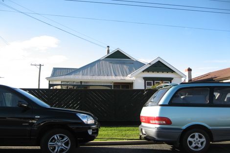 Photo of property in 127 Hargest Crescent, Saint Clair, Dunedin, 9012
