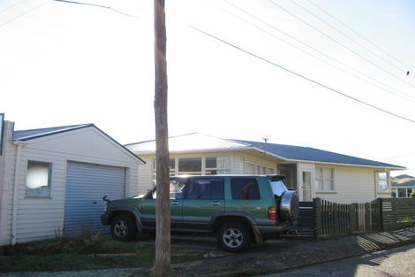 Photo of property in 2 Christopher Way, Paparangi, Wellington, 6037