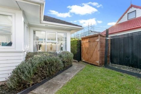 Photo of property in 1/30 Ngataringa Road, Devonport, Auckland, 0624
