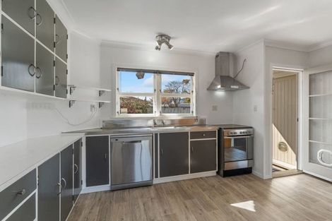 Photo of property in 55 Karaka Crescent, Levin, 5510