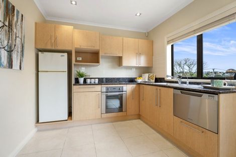 Photo of property in 10 Ronaki Road, Mission Bay, Auckland, 1071
