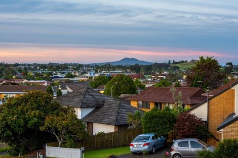 Photo of property in 5/7 Eske Place, Highland Park, Auckland, 2010