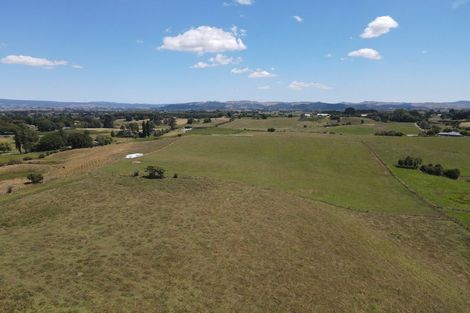 Photo of property in 816 Tuhikaramea Road, Ngahinapouri, Hamilton, 3290