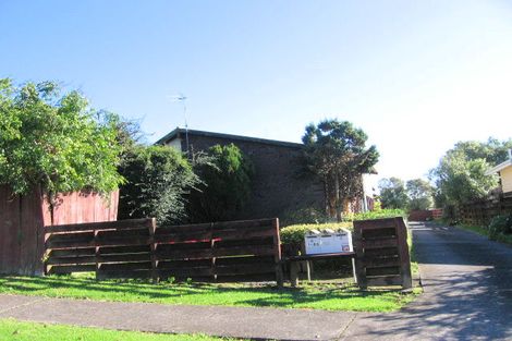 Photo of property in 2/88 Roberts Road, Te Atatu South, Auckland, 0610