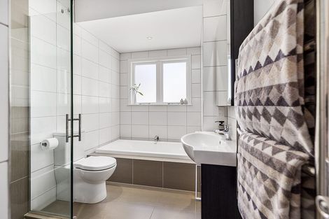 Photo of property in 23 Lucknow Terrace, Khandallah, Wellington, 6035