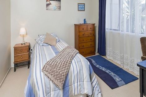 Photo of property in 2 Gardenia Grove, Half Moon Bay, Auckland, 2012