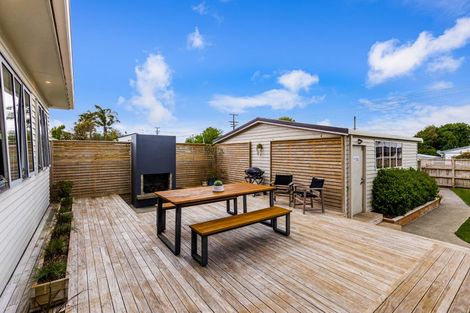 Photo of property in 103a Wharf Road, Te Atatu Peninsula, Auckland, 0610