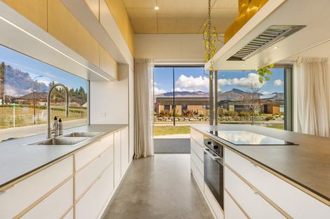 Photo of property in 6 Pounamu Avenue, Albert Town, Wanaka, 9305