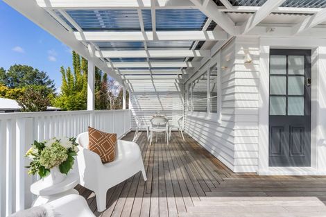 Photo of property in 1/8 West Lynn Road, Titirangi, Auckland, 0604