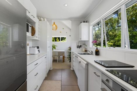 Photo of property in 1/41 Ravenwood Drive, Forrest Hill, Auckland, 0620