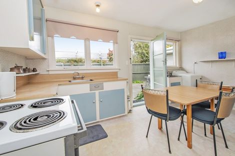 Photo of property in 2/7 Curletts Road, Sockburn, Christchurch, 8042