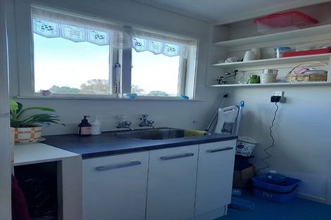 Photo of property in 57 Tiroroa Avenue, Te Atatu South, Auckland, 0610