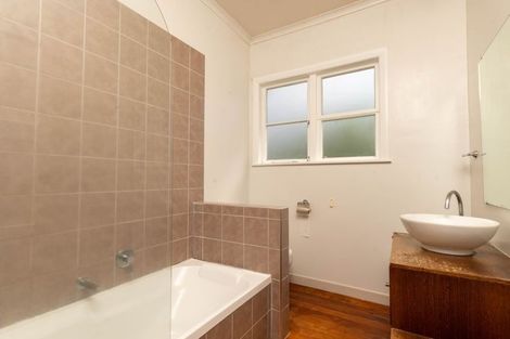 Photo of property in 44 Apirana Avenue, Glen Innes, Auckland, 1072