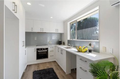 Photo of property in 23 Piriti Place, Weymouth, Auckland, 2103