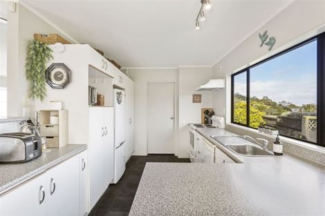Photo of property in 23 Blue Heron Rise, Stanmore Bay, Whangaparaoa, 0932