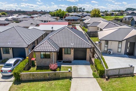 Photo of property in 22 North Ridge Drive, Rototuna North, Hamilton, 3210