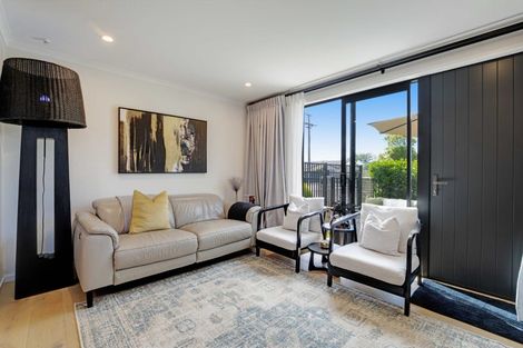Photo of property in 8 Patariki Way, Beach Haven, Auckland, 0626