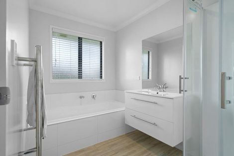 Photo of property in 10 Clifford Close, Leamington, Cambridge, 3432