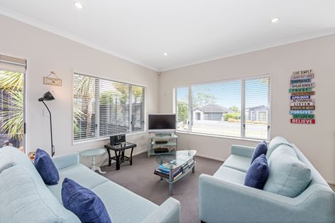 Photo of property in 1 Bridal Place, Silverdale, 0932