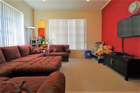 Photo of property in 7 Seresin Crescent, Flat Bush, Auckland, 2016