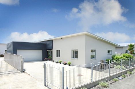 Photo of property in 23 Rosalie Terrace, Kelvin Grove, Palmerston North, 4414