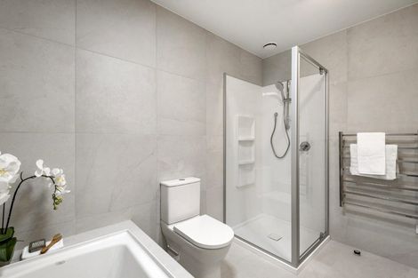 Photo of property in 32 Te Aniwaniwa Terrace, Albany, 0632