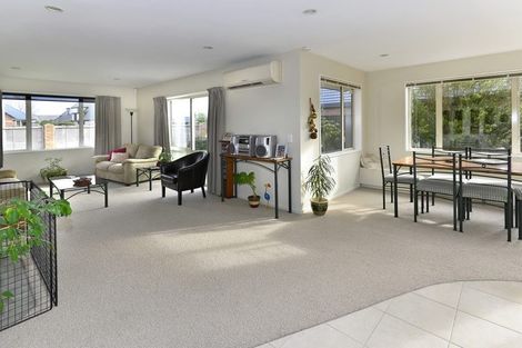 Photo of property in 27 Broadhaven Avenue, Parklands, Christchurch, 8083