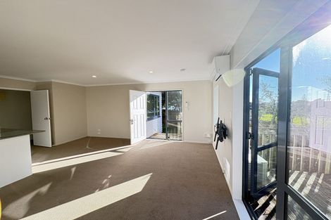 Photo of property in 86b Royal View Road, Te Atatu South, Auckland, 0610