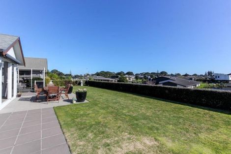 Photo of property in 8 Sampson Avenue, Waiwhakaiho, New Plymouth, 4312