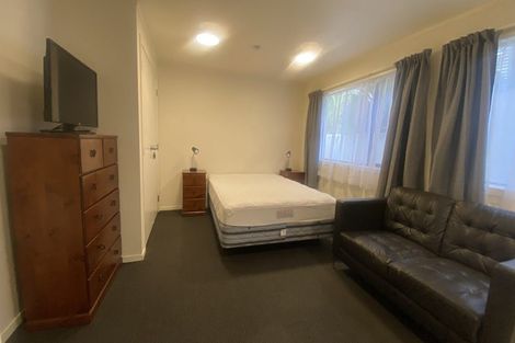 Photo of property in 8d Schnapper Rock Road, Schnapper Rock, Auckland, 0632