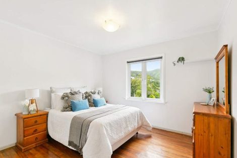 Photo of property in 27 Hathaway Avenue, Karori, Wellington, 6012