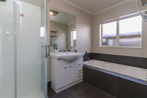 Photo of property in 6c Faber Place, Inglewood, 4330