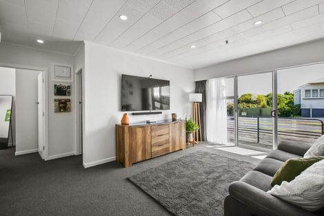 Photo of property in 76b Eliot Street, New Plymouth, 4310