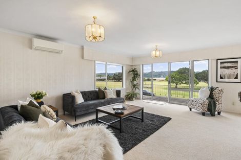 Photo of property in 91a Kiwi Esplanade, Mangere Bridge, Auckland, 2022