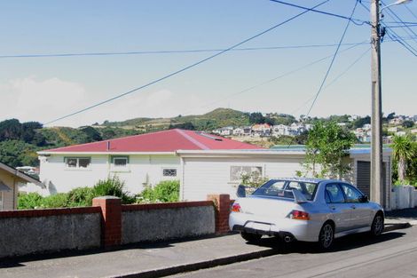 Photo of property in 9 Travancore Street, Island Bay, Wellington, 6023