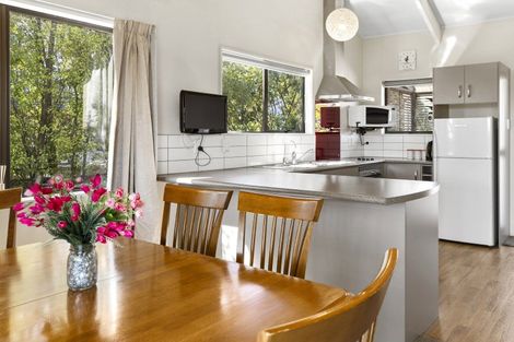 Photo of property in 5 Kempton Place, Richmond Heights, Taupo, 3330