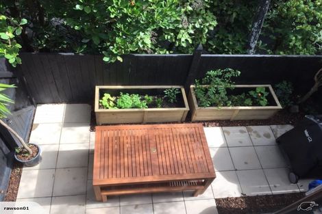 Photo of property in 12/10 Pitarua Street, Thorndon, Wellington, 6011