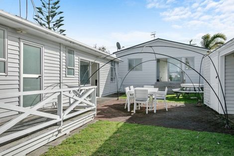 Photo of property in 16 Wallnutt Avenue, Waihi Beach, 3611