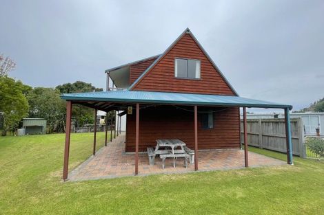 Photo of property in 20 The Crowsnest, Cooks Beach, Whitianga, 3591