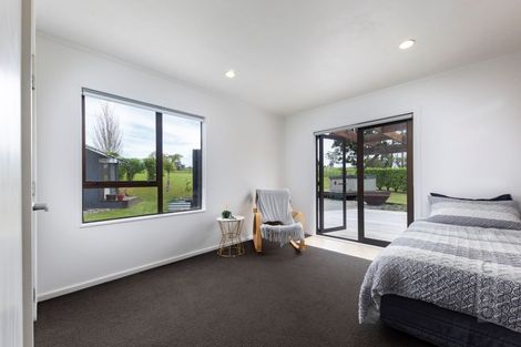 Photo of property in 206 Waitakere Road, Waitakere, Henderson, 0782