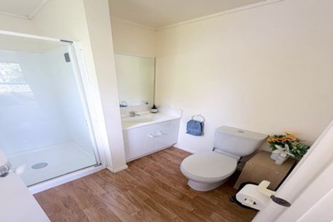 Photo of property in 33 Shearwater Street, One Tree Point, 0118