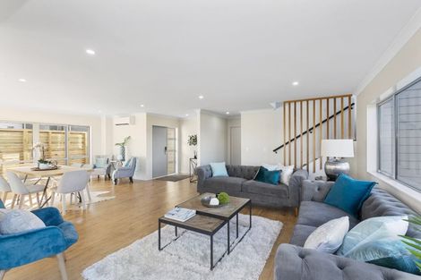 Photo of property in 4 Poto Road, Normandale, Lower Hutt, 5010