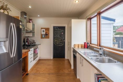 Photo of property in 47 Derwent Street, Island Bay, Wellington, 6023