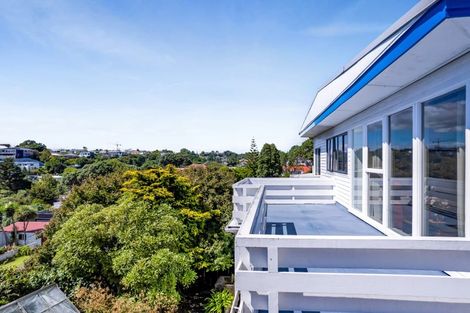 Photo of property in 10 Lawry Street, Moturoa, New Plymouth, 4310