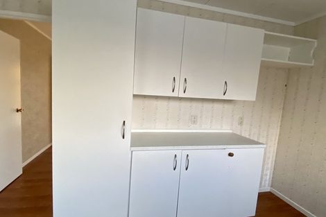 Photo of property in 20 Newland Grove, Henderson, Auckland, 0610