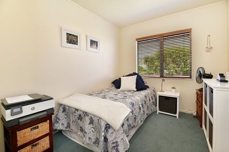 Photo of property in 2/8 Knott Road, Stanmore Bay, Whangaparaoa, 0932