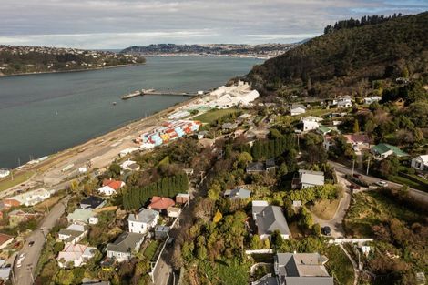 Photo of property in 32 Adderley Terrace, Ravensbourne, Dunedin, 9022